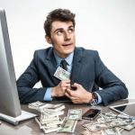 تأثیر رابطه استخدامی در تحقق جرم اختلاس