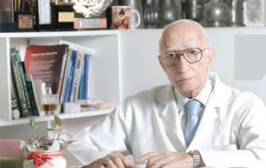 مفقود شدن پروفسور فرهود ؛ نهادهای امنیتی او را بازداشت کردند؟ | سرنوشت مبهم پدر علم ژنتیک ؛ از دیروز به محل کار نرفته است