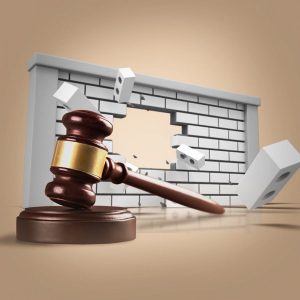 تخریب اموال شخصی و دولتی جرم است